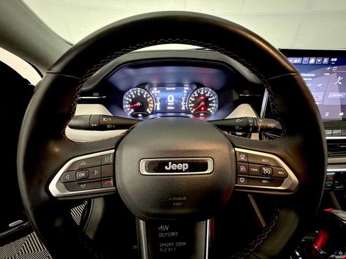 Used 2022 Jeep Compass Limited w/ Sun and Sound Group AWD/4WD image 13
