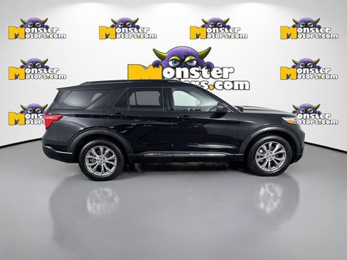 Used 2022 Ford Explorer XLT AWD/4WD image 4