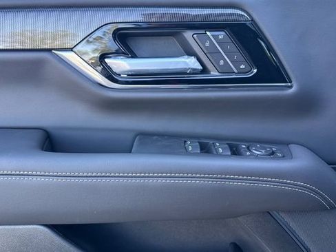 New 2026 GMC Yukon Elevation image 11