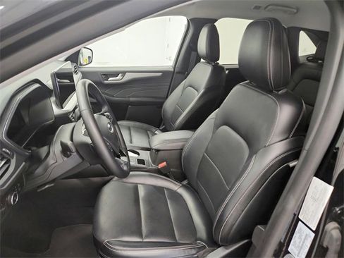 Used 2025 Ford Escape Platinum image 18