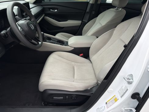 Certified 2025 Honda Accord SE image 19