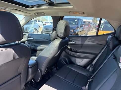 Used 2021 Buick Encore GX Essence w/ Advanced Technology Package AWD/4WD image 8