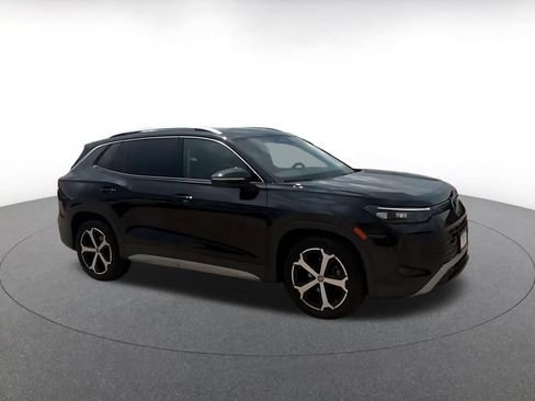 Used 2026 Volkswagen Tiguan SE FWD image 2