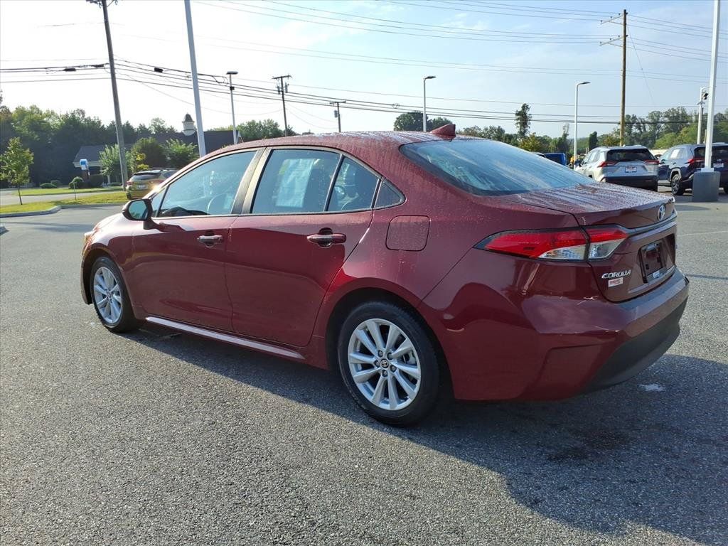 Used 2026 Toyota Corolla LE w/ LE Premium Package FWD image 12