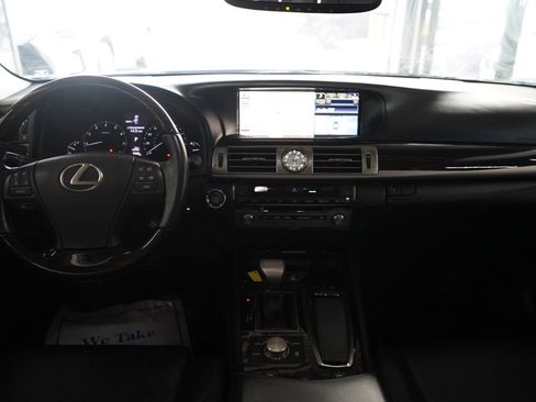 Used 2014 Lexus LS 460 RWD image 16