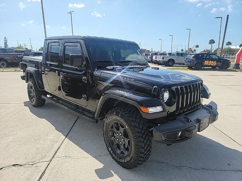 Used 2023 Jeep Gladiator Sport AWD/4WD image 7