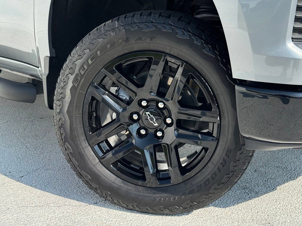 Used 2026 Chevrolet Silverado 1500 LT Trail Boss w/ Safety Package AWD/4WD image 7