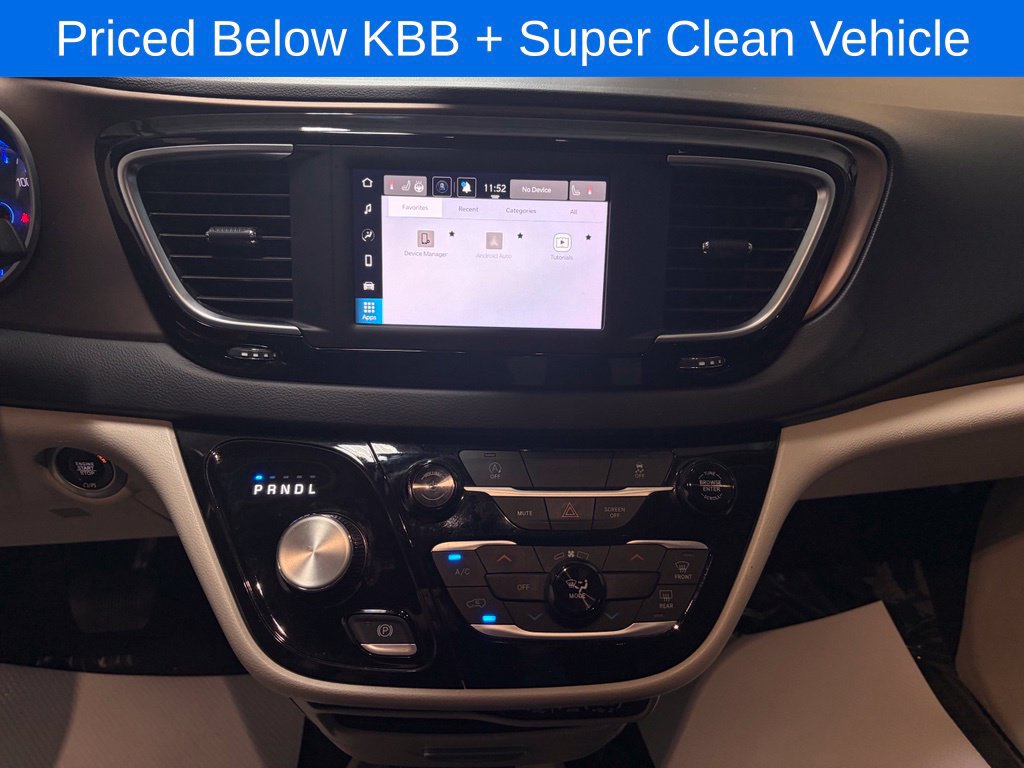 Used 2023 Chrysler Voyager LX FWD image 13