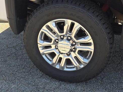 Used 2022 GMC Sierra 2500 Denali w/ Denali Ultimate Package AWD/4WD image 12