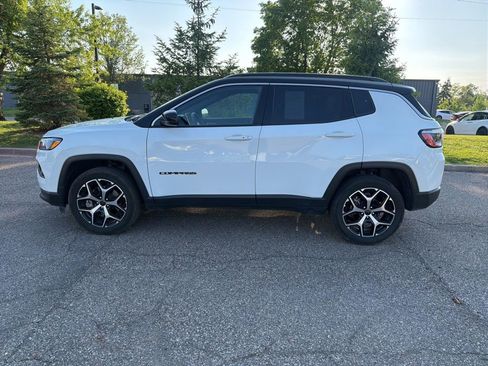 Used 2025 Jeep Compass Limited AWD/4WD image 8