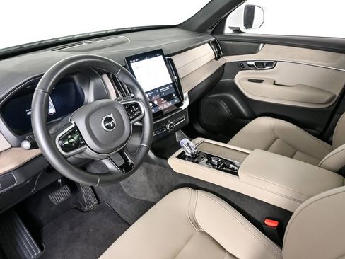 Certified 2025 Volvo XC90 B6 Plus AWD/4WD image 6