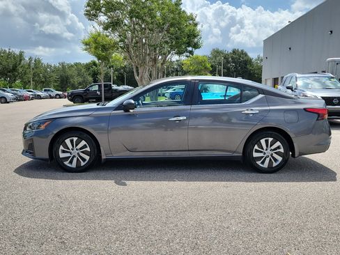 Certified 2025 Nissan Altima 2.5 S FWD image 9