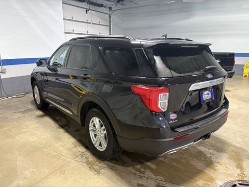 Used 2023 Ford Explorer XLT w/ Equipment Group 202A image 8