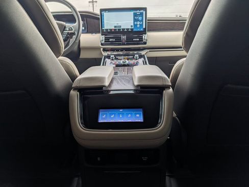 Used 2024 Lincoln Navigator L Reserve AWD/4WD image 16