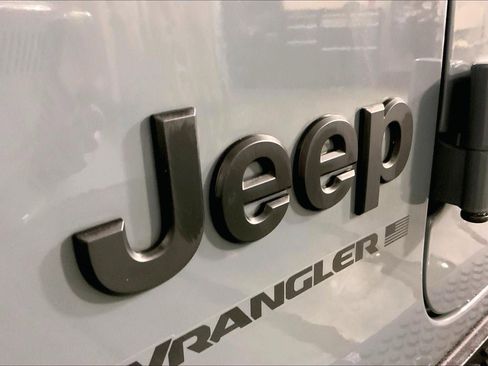 Used 2024 Jeep Wrangler Unlimited Sport AWD/4WD image 29