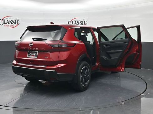 Used 2024 Nissan Rogue SV FWD image 36