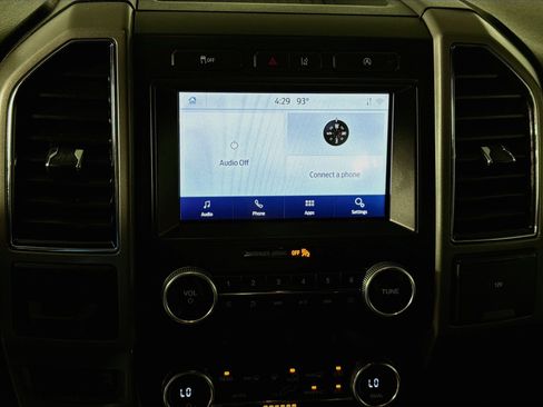Used 2021 Ford Expedition XLT RWD image 16