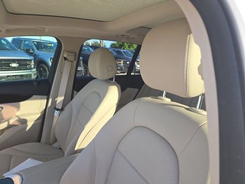 Used 2022 Mercedes-Benz GLC 300 image 10