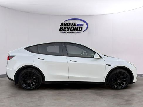 Used 2021 Tesla Model Y Long Range image 8