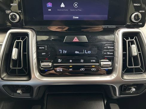 Used 2023 Kia Sorento EX AWD/4WD image 24