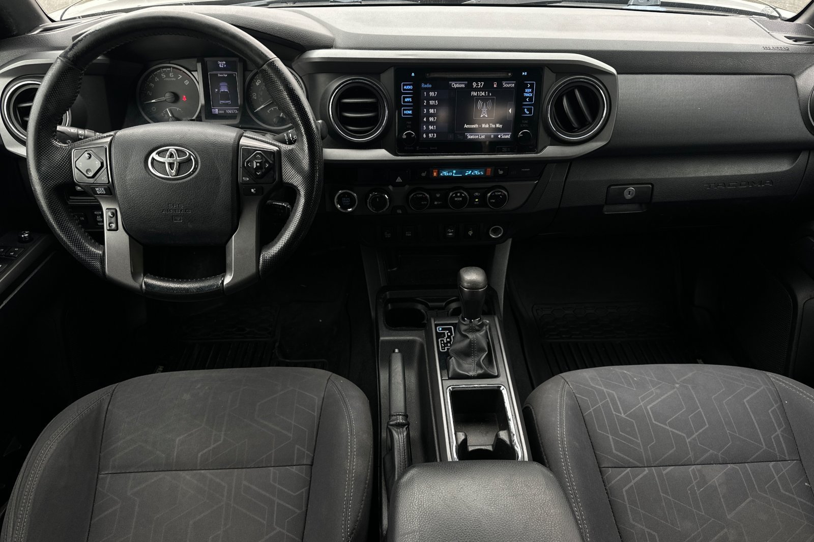 Used 2016 Toyota Tacoma TRD Sport AWD/4WD image 12