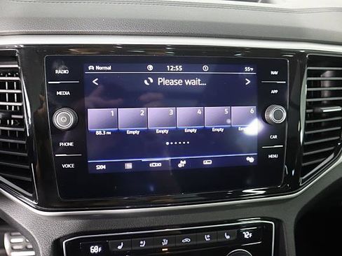 Used 2021 Volkswagen Atlas SEL Premium image 28