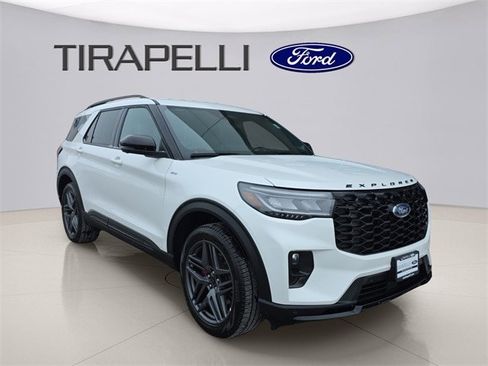 Certified 2025 Ford Explorer ST-Line w/ ST-Line Street Pack image 5