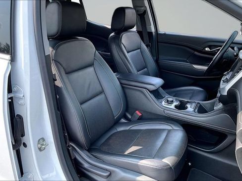 Used 2023 GMC Acadia SLT AWD/4WD image 28