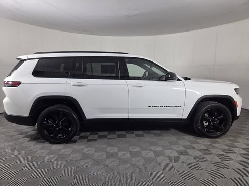 Used 2023 Jeep Grand Cherokee L Laredo RWD image 5
