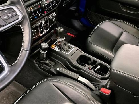 Used 2023 Jeep Wrangler Unlimited Sahara w/ Cold Weather Group image 14