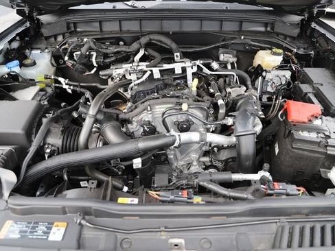 Used 2025 Ford Bronco 4-Door AWD/4WD image 3