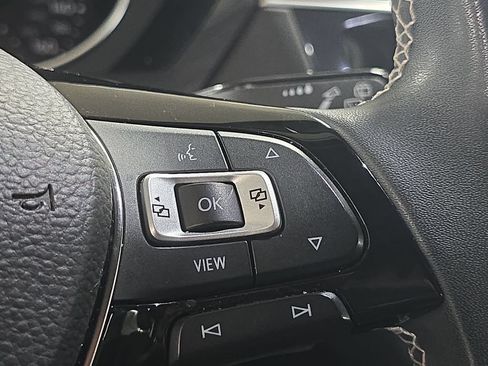 Used 2021 Volkswagen Tiguan SE w/ Panoramic Sunroof Package FWD image 12