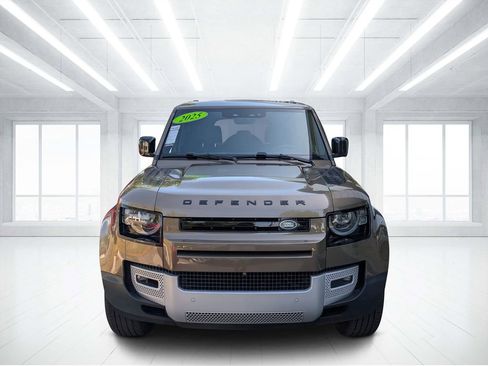 Used 2025 Land Rover Defender 110 S AWD/4WD image 8