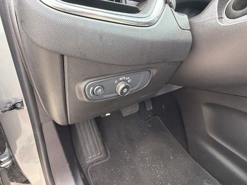 Used 2024 Chevrolet Equinox LT FWD image 25