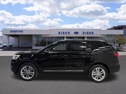 Used 2018 Ford Explorer XLT w/ Equipment Group 202A AWD/4WD image 6