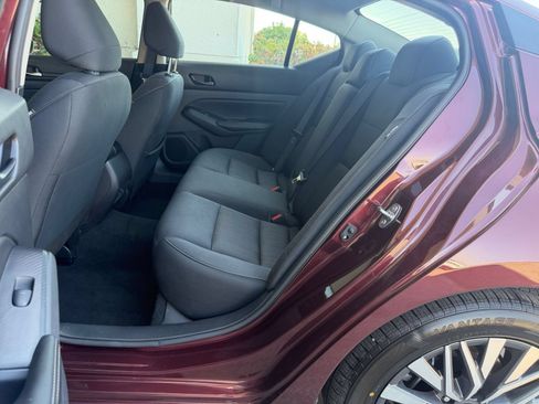 Used 2025 Nissan Altima 2.5 SV FWD image 37