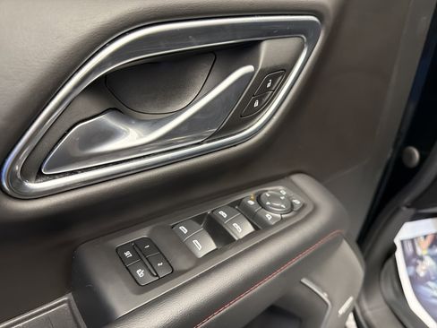 Used 2022 Chevrolet Tahoe RST w/ Sport Performance Package image 11