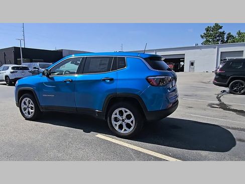 Used 2025 Jeep Compass Sport AWD/4WD image 29