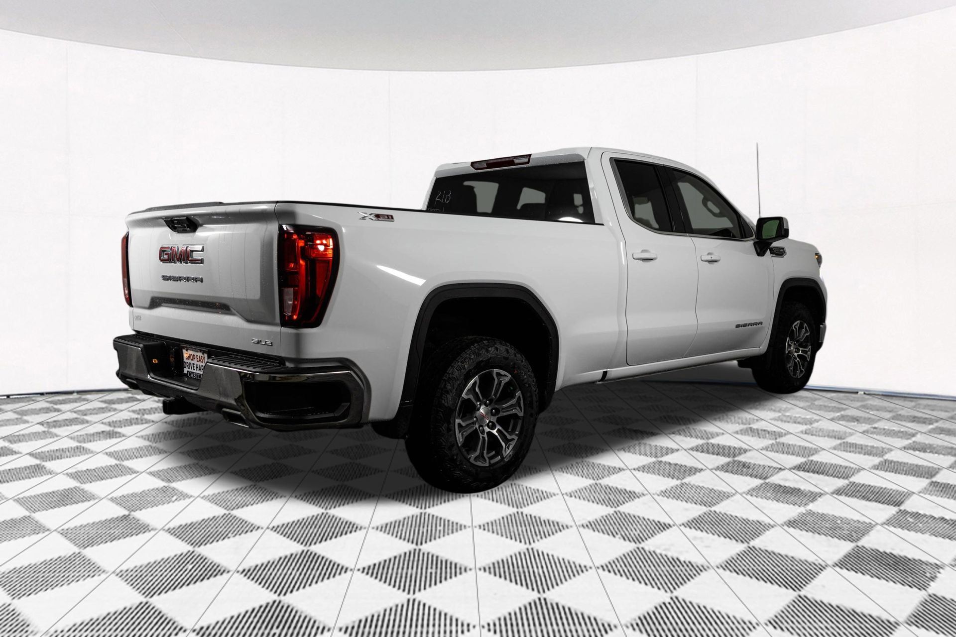 New 2026 GMC Sierra 1500 SLE AWD/4WD image 17