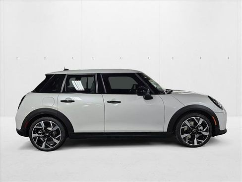 New 2026 MINI Cooper 4-Door Hardtop image 4