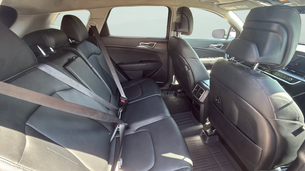 Used 2025 Kia Sportage EX FWD image 14