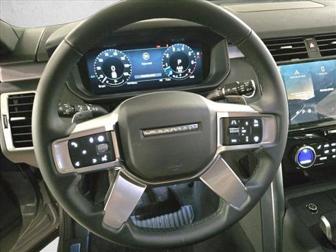 New 2026 Land Rover Discovery Limited Edition AWD/4WD image 20
