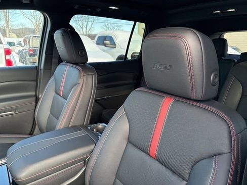New 2026 Chevrolet Traverse RS image 9