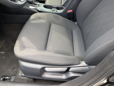 Used 2024 Toyota Corolla LE FWD image 14