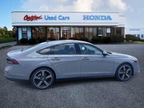 Used 2026 Honda Accord SE image 6
