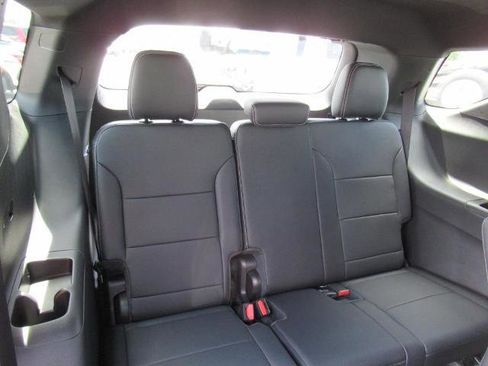 New 2025 Chevrolet Traverse LT w/ Enhanced Driving Package image 30
