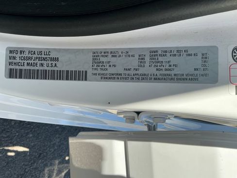 Used 2025 RAM 1500 Laramie AWD/4WD image 32