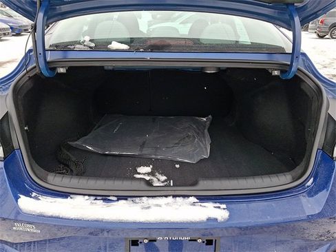 Used 2022 Hyundai Elantra Limited image 29