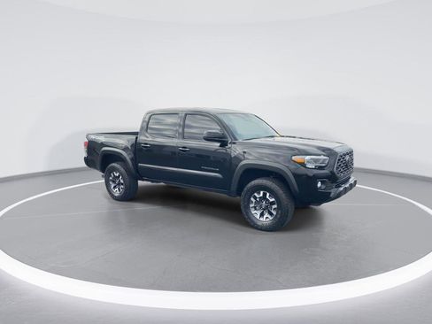 Used 2023 Toyota Tacoma TRD Off-Road image 2