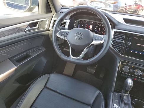 Used 2022 Volkswagen Atlas Cross Sport SE image 8